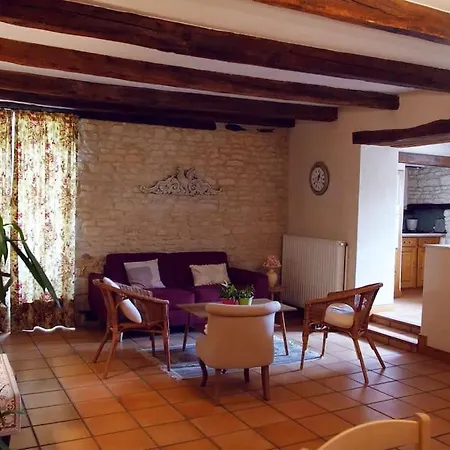 Le Domaine De : *