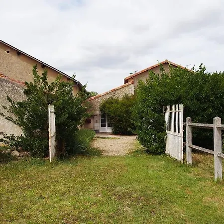 Le Domaine De :